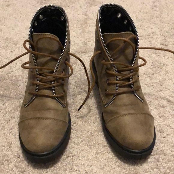 Lace up Combat boots - Picture 1 of 4